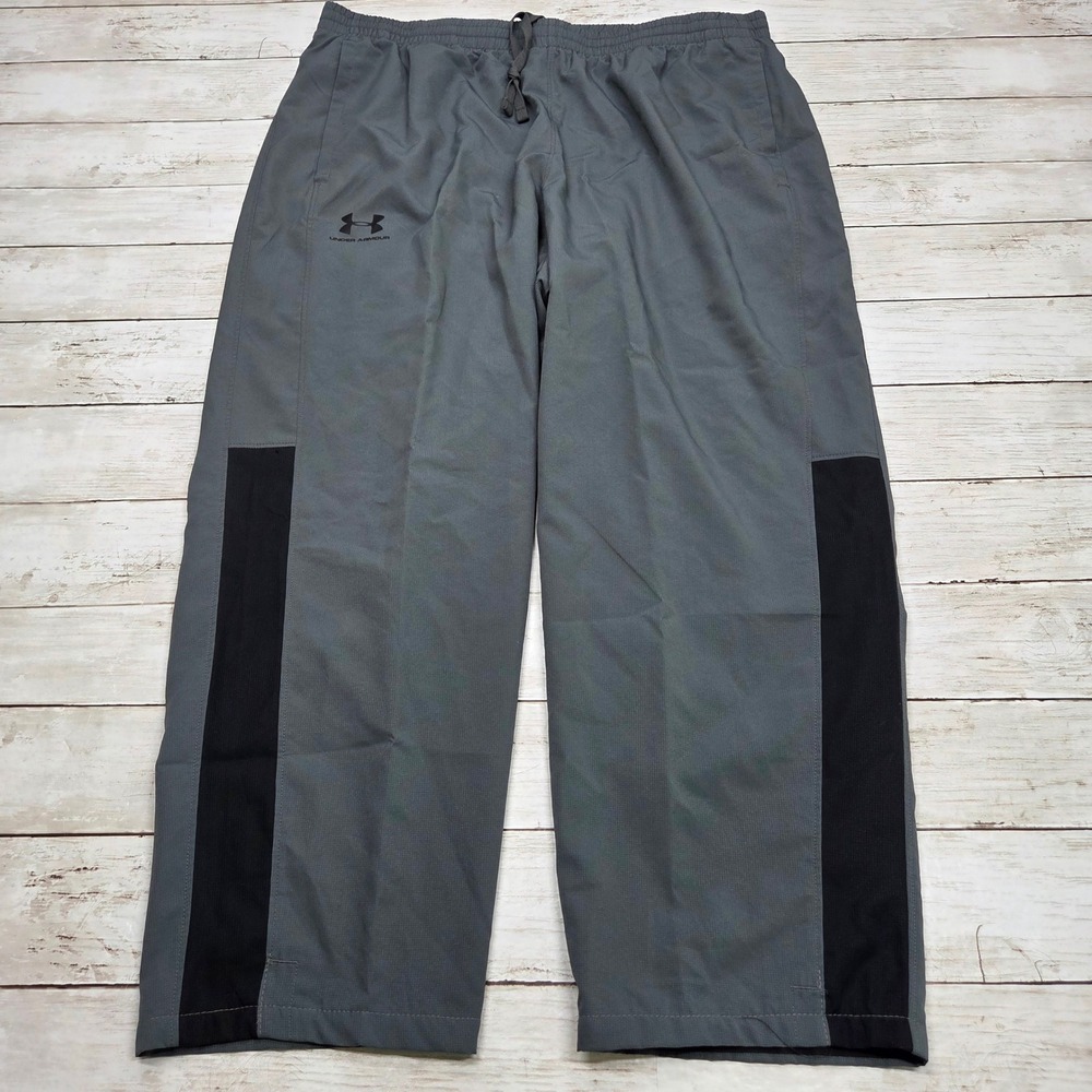Under Armour Loose Fit Athletic Pants Men XL Gray Black Mesh Lined Pockets